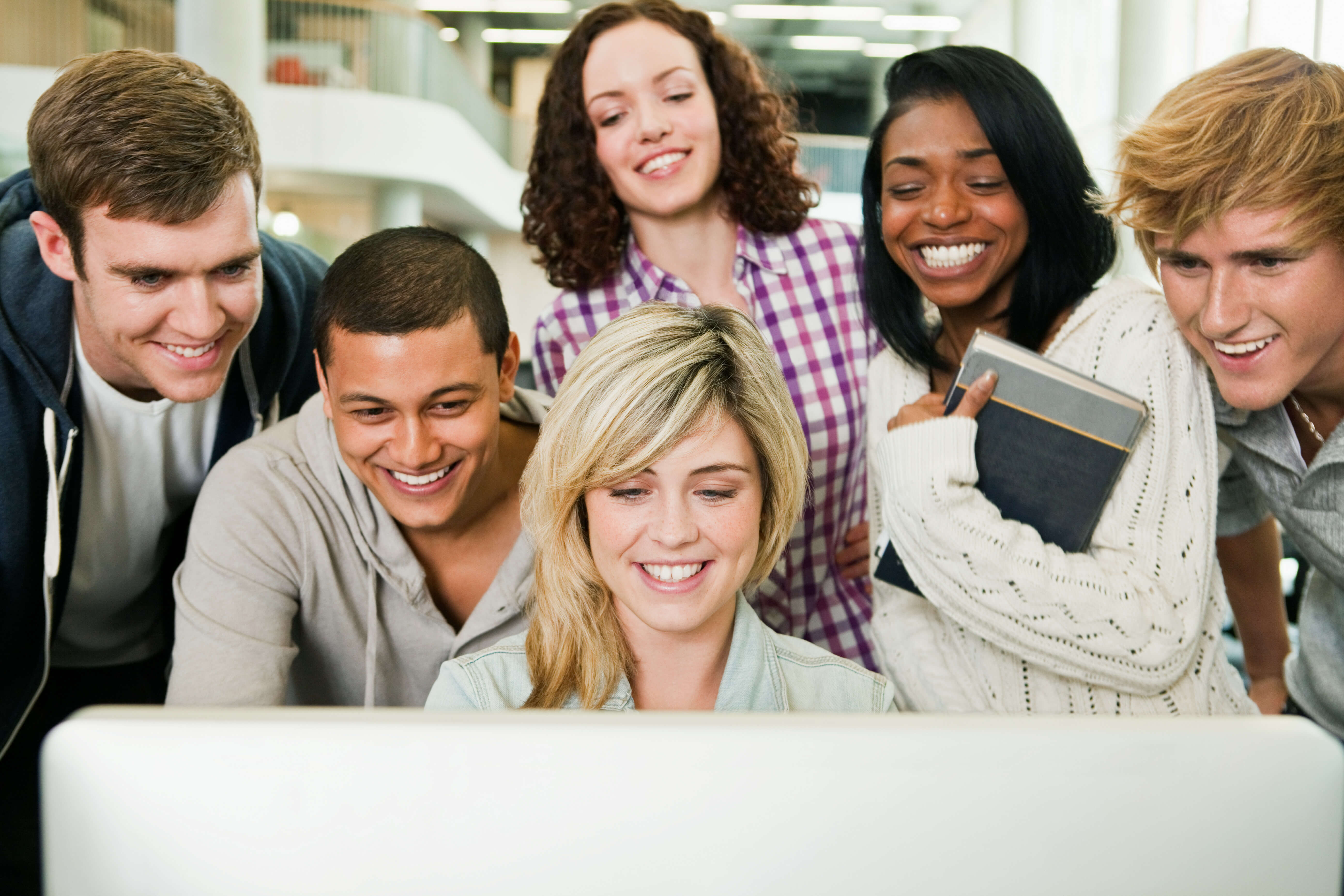 Finding the Right English Language School in California: Why AELS in Los Angeles Area is a Top Choice